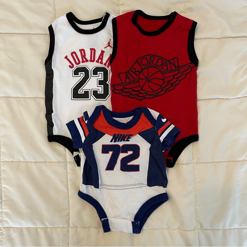 Lot of 3 pieces, Nike and Jordan baby clothes, size NB/0-6m